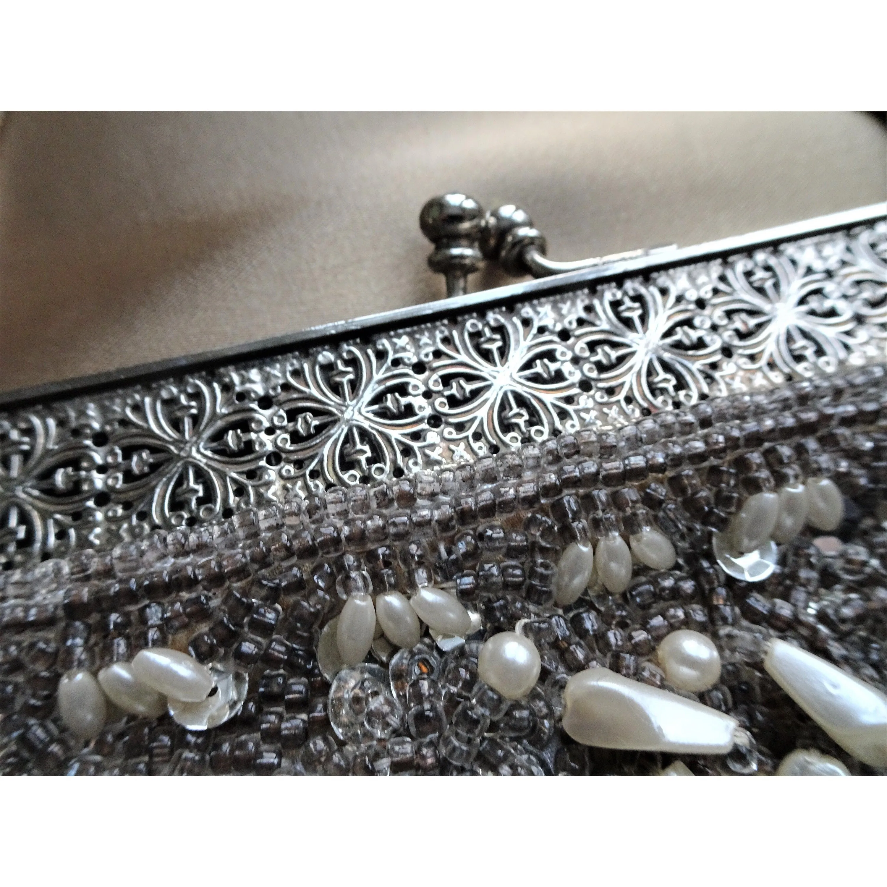 BEAUTIFUL Vintage Hand Beaded Purse, Hong Kong Made Evening Bag, Ornate Silver Metal and Lovely Beads, Collectible Mid Century Beaded Bags