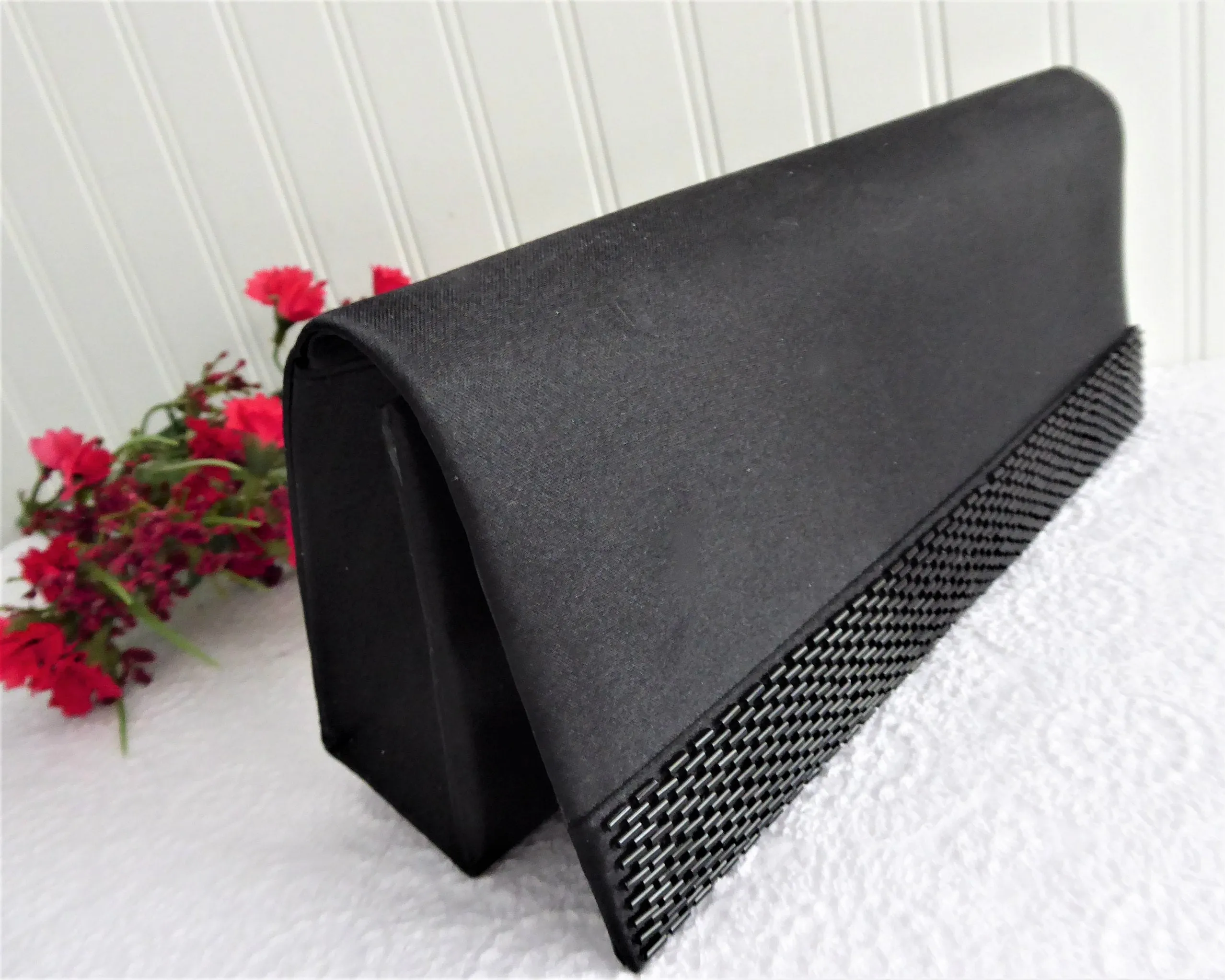 Black Beaded Purse Clutch Shoulder 1990s Poie de Soie Evening Tea Party