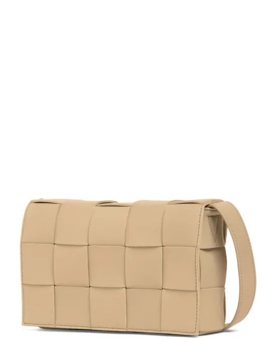 Bottega Veneta   Medium Cassette leather crossbody bag 