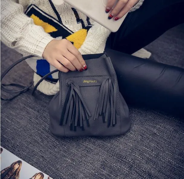 New 2016 Brand Women's Shoulder Bag Fashion Tassel Messenger Bags Pu Leather Clutch Ladies Luxury Brand Designer Crossbody Bags