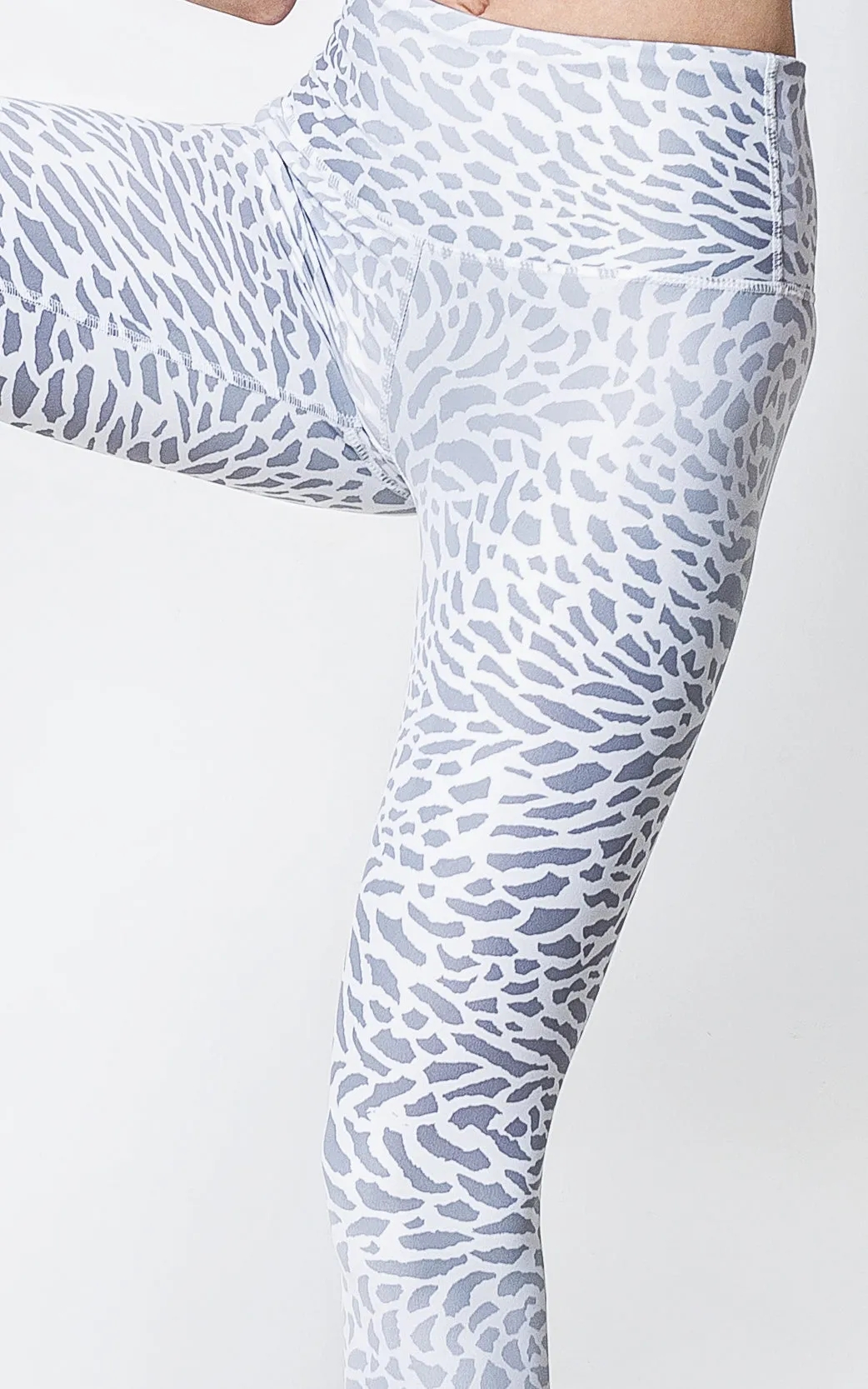 WILD CHILD - WHITE SILVER GREY OMBRE LEGGING